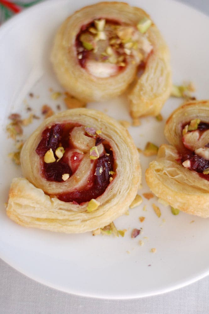 Cranberry and cream cheese pinwheels - Food Lovin Family