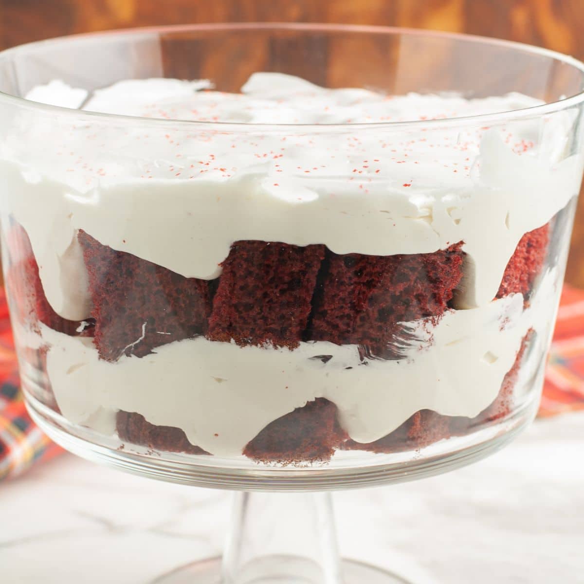 https://www.foodlovinfamily.com/wp-content/uploads/2015/12/red-velvet-trifle-recipe.jpg