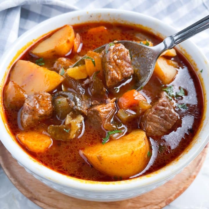 Beef Stew Slow Cooker Recipe - Food Lovin Family