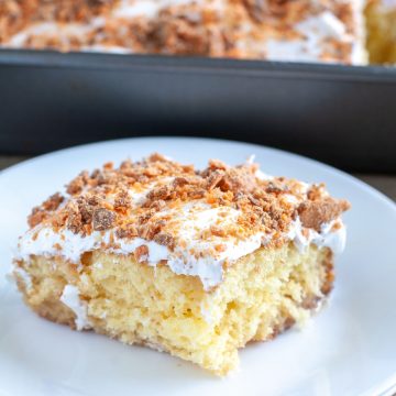 Butterfinger Poke Cake - Food Lovin Family