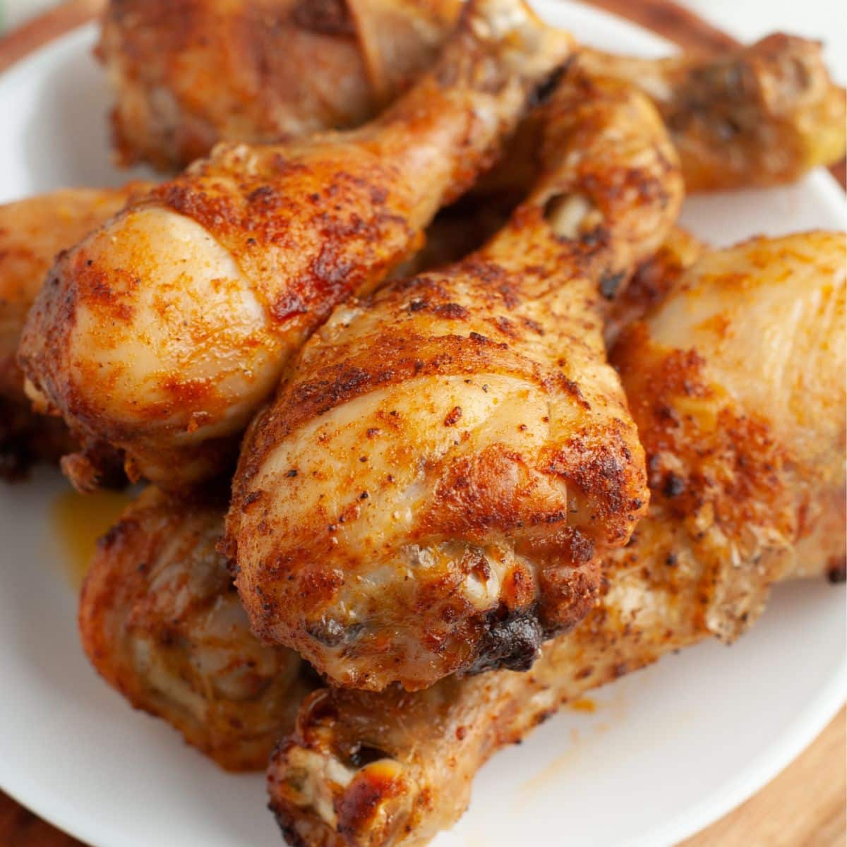 https://www.foodlovinfamily.com/wp-content/uploads/2023/04/how-long-to-bake-chicken-drumsticks.jpg