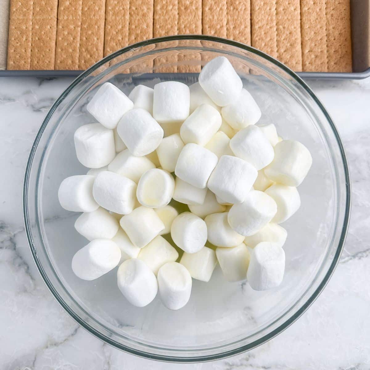 Bowl of marshmallows. 