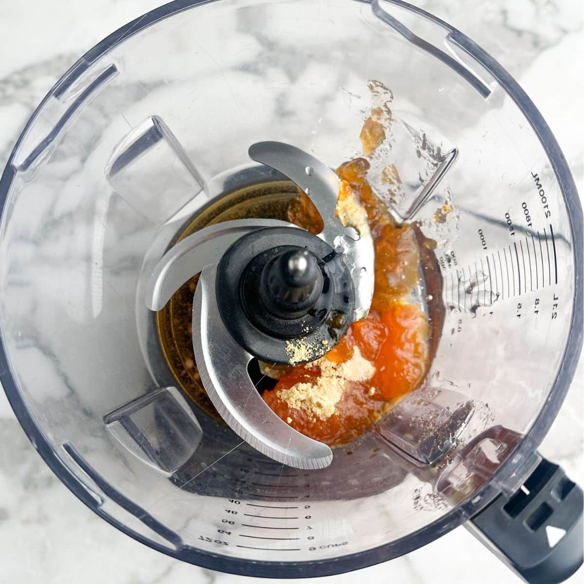 Food processor with preserves and seasonings. 